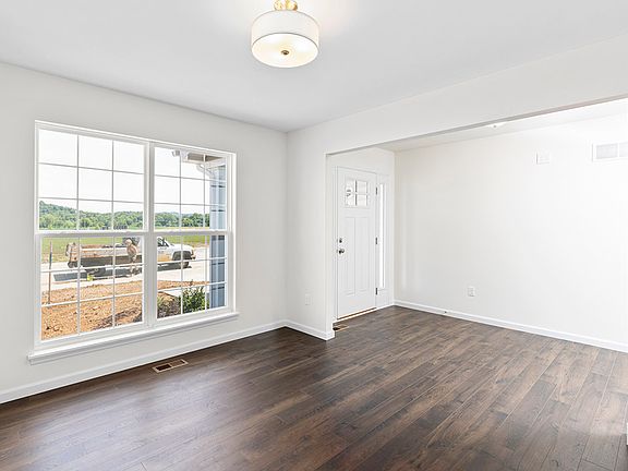 2nd image of 1017 Kennedy Ln