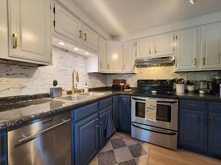 713 Central Ave #2 — Photo 10