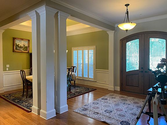 4th image of 105 Silverwood Ct