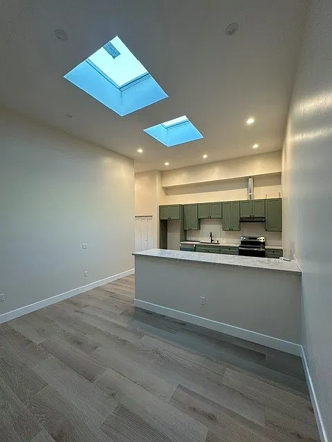 1 bed, 740 sqft, $3,250 — Photo 2