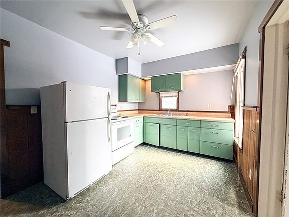 5th image of 217 13th St Floor 2