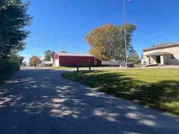 235 N 4th St, Elberfeld, IN 47613