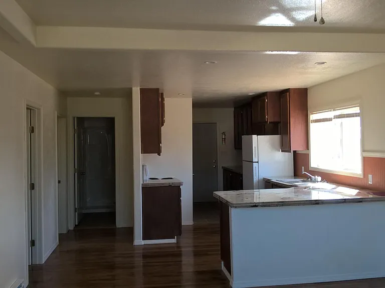1029 W 14th Ln — Photo 1