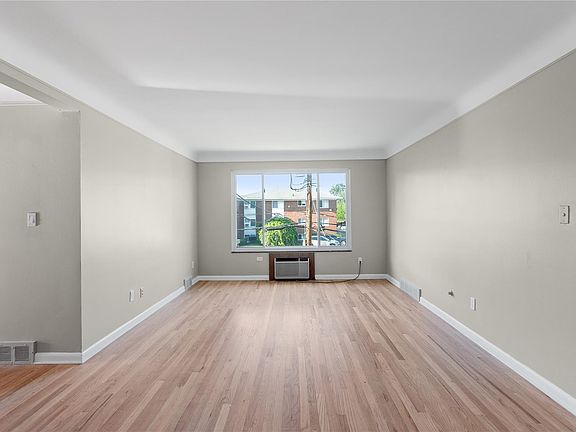 3rd image of 1909 Gardenia Ave Unit D