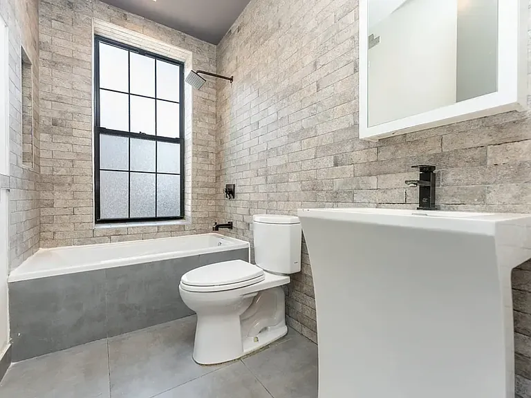 1649 Summerfield St #2D — Photo 9