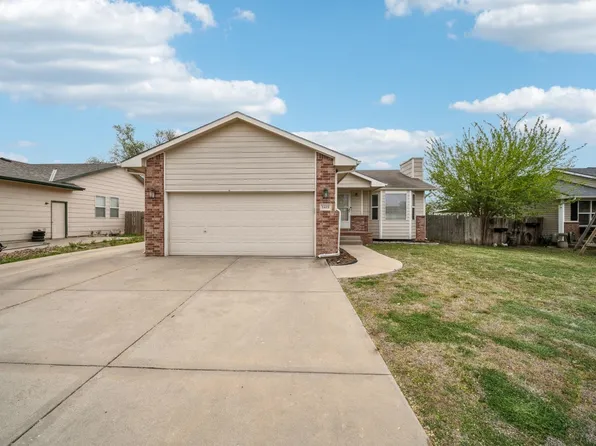 1419 E Hurley St, Haysville, KS 67060