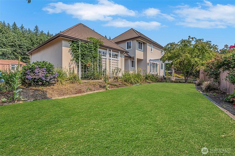 2nd image of 4021 Patrick Court SE