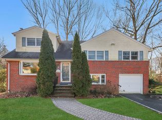 11 Marconi St, Tenafly, NJ 07670