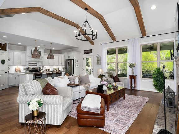 3rd image of 269 Kinross Cir
