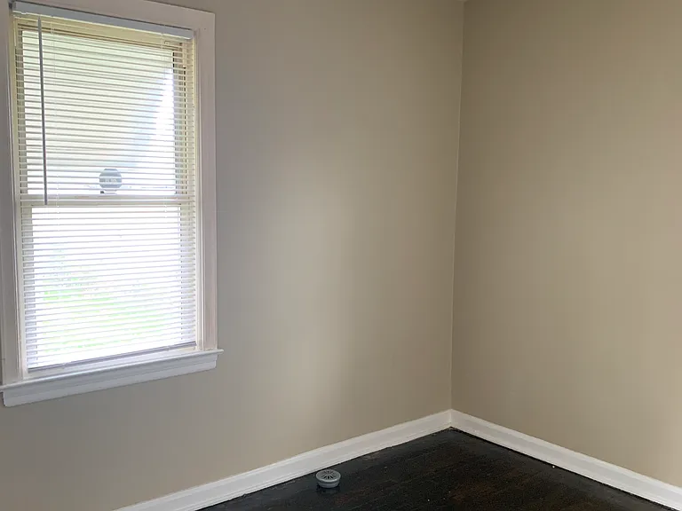 546 Butler Ave — Photo 18