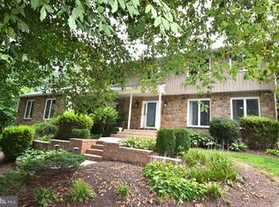 6 Warner Ct, Newark, DE 19711