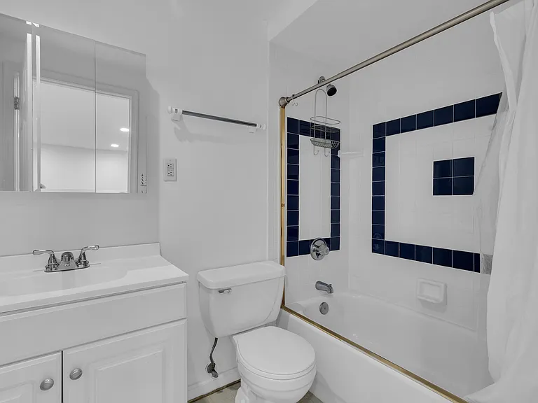 7707 Lake Glen Dr — Photo 34