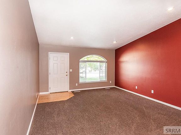 5th image of 3810 E Heartland Cir