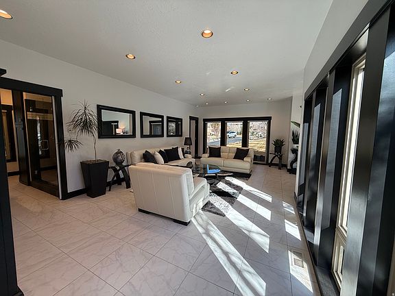 5th image of 145 W Carnesecca Ct