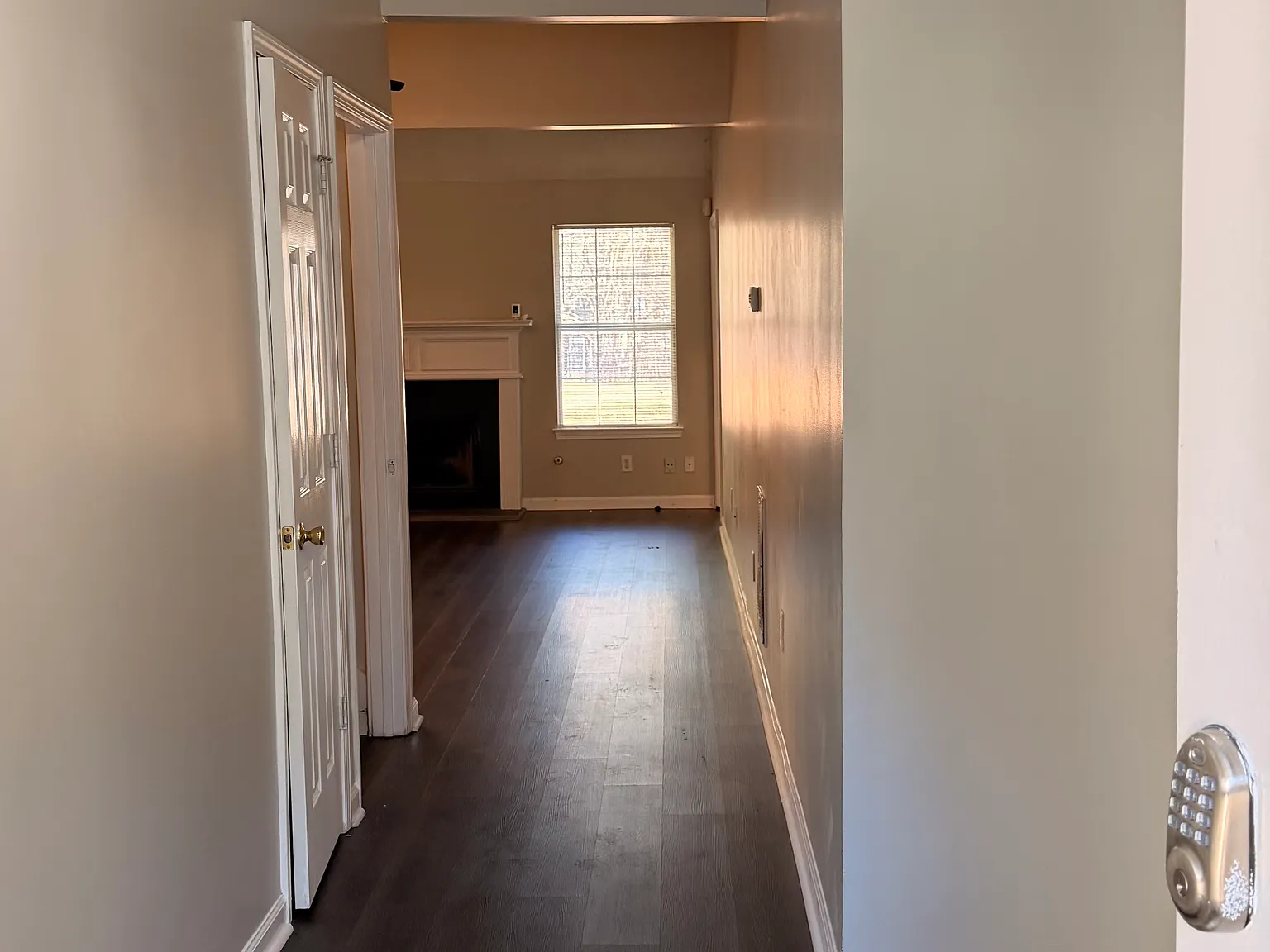 4 bed, 1687 sqft, $2,287 — Photo 2