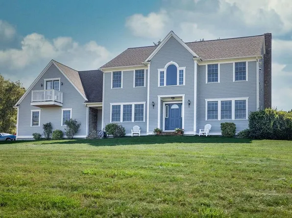 326 Windstone Dr, Portsmouth, RI 02871