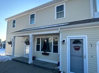 97 Middle Rd APT 3, Portsmouth, RI 02871