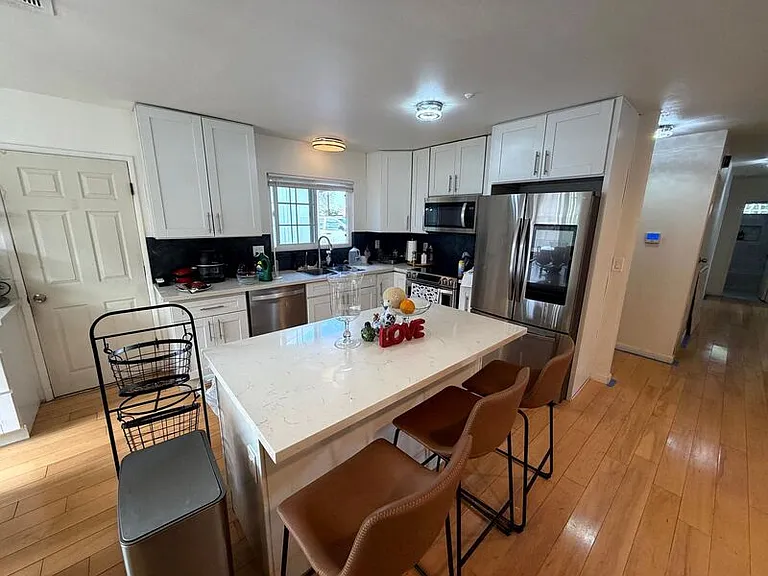 3787 Millikin Ave — Photo 4