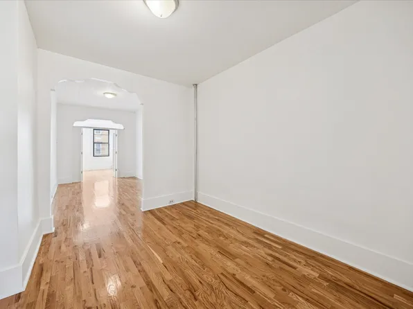 232 Kingsland Avenue image 2 of 5