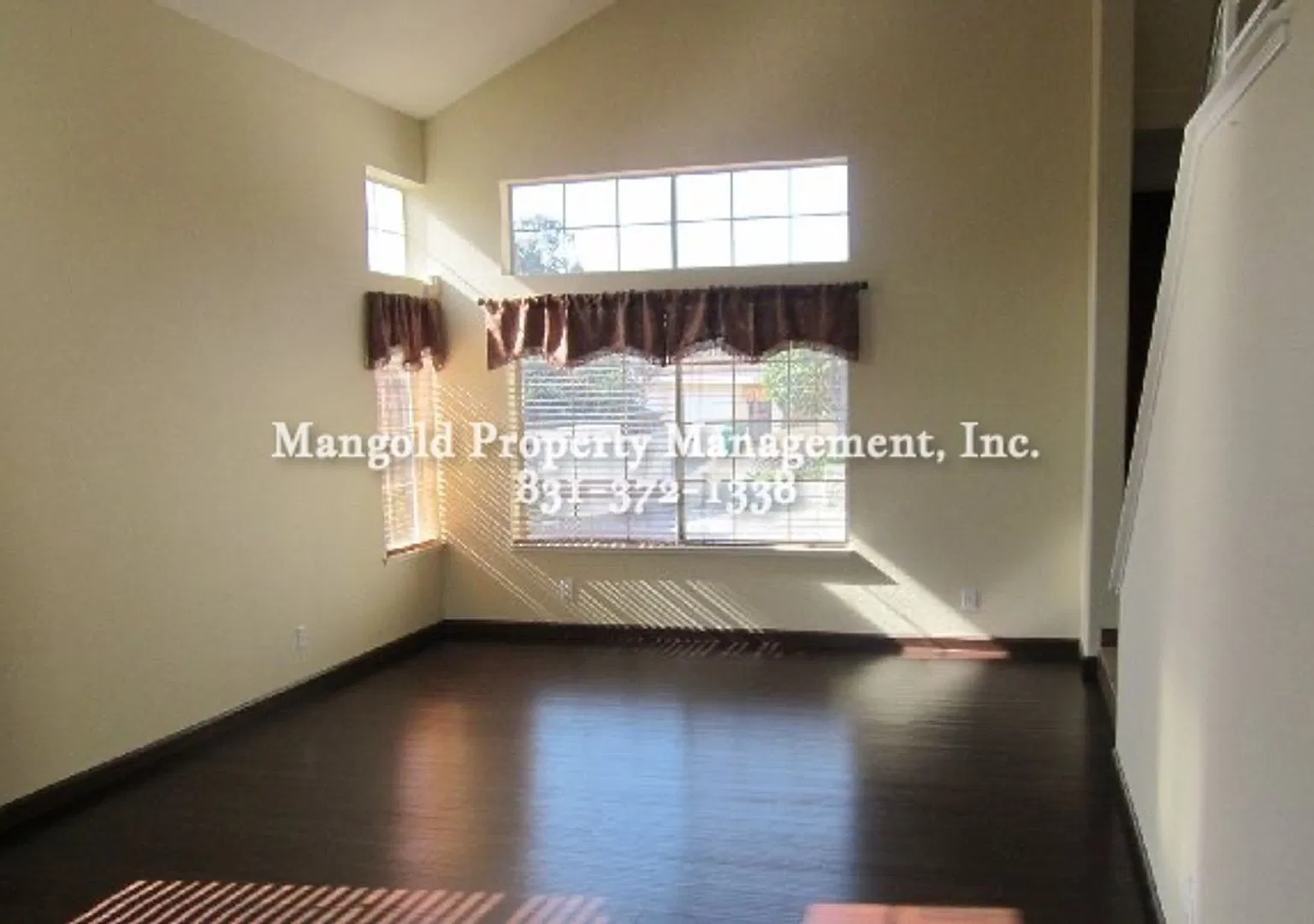 Beautiful Two Story 4 Bed, 3 Bath Home — Photo 3