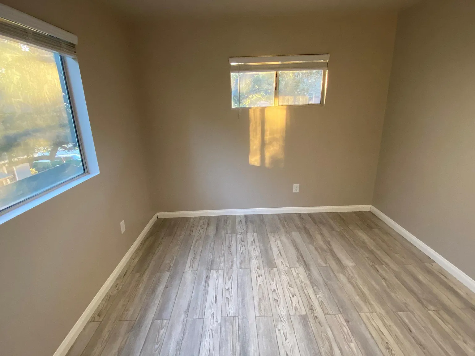 836 Valley Rd — Photo 3