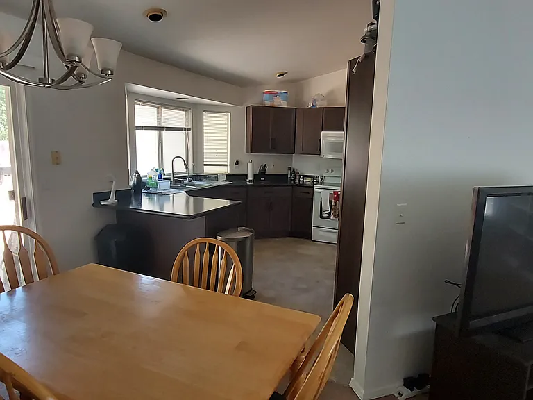 10916 W Glen Ellyn St — Photo 4