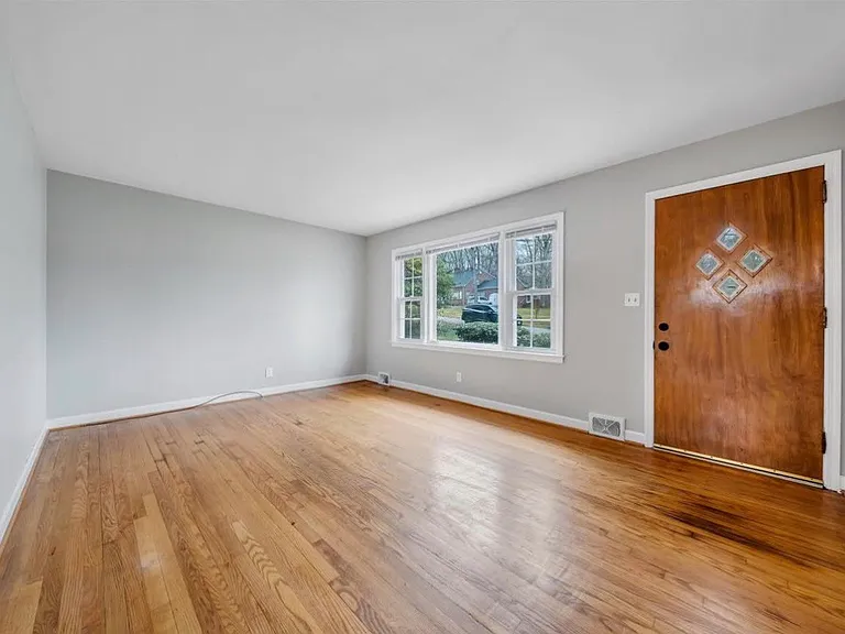 2532 Beechwood Ln — Photo 8