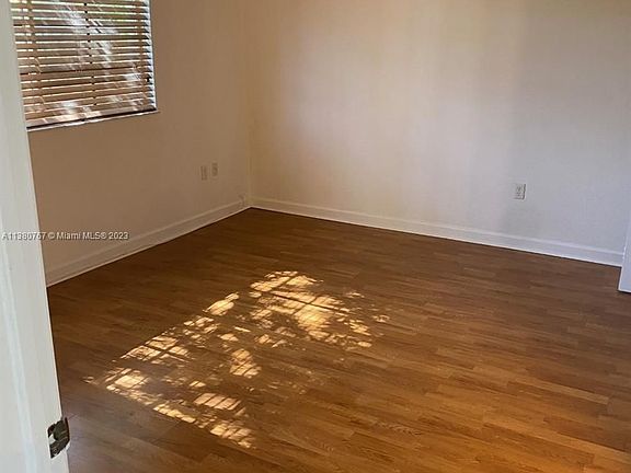 5th image of 2650 NE 3rd Dr Unit 101
