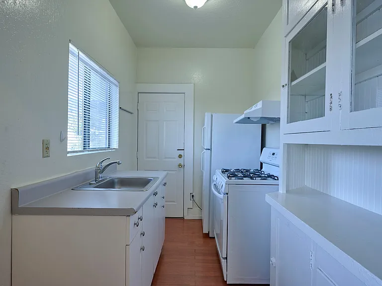 2620 Hillegass Ave. — Photo 17