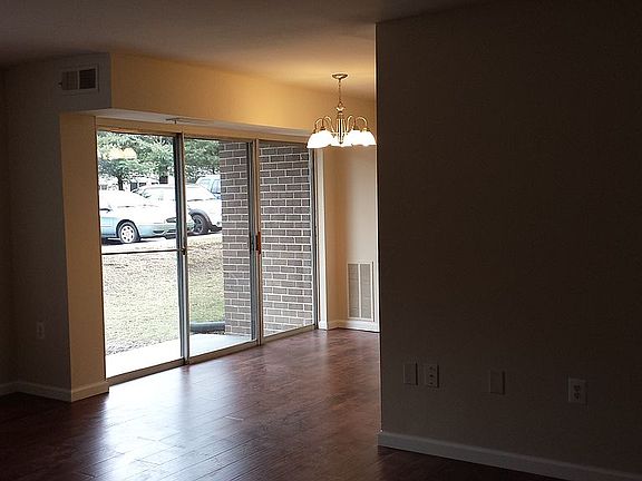 5th image of 1600 Renate Dr APT 101