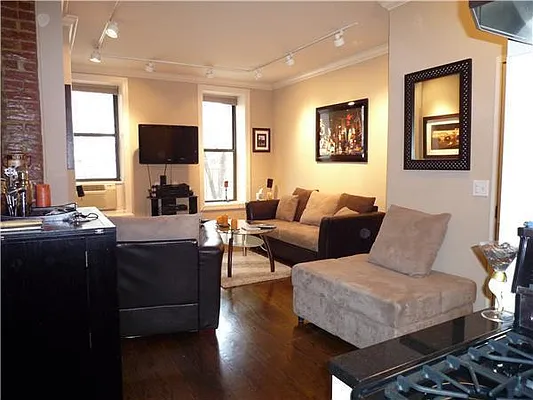 Rented by Miriam Izsak Realty  LLC | media 23