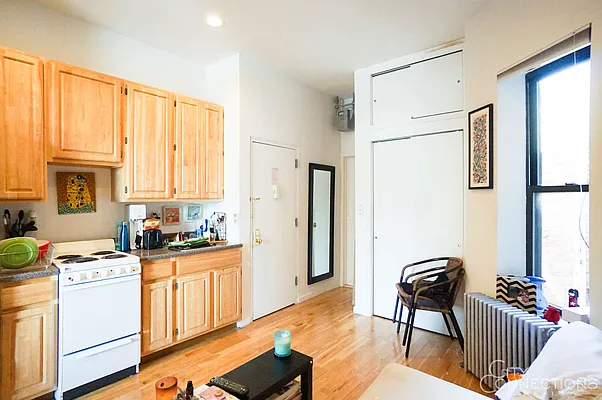 Rented by City Connections Realty | media 9