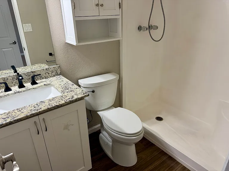 4414 W Altadena Ave — Photo 8