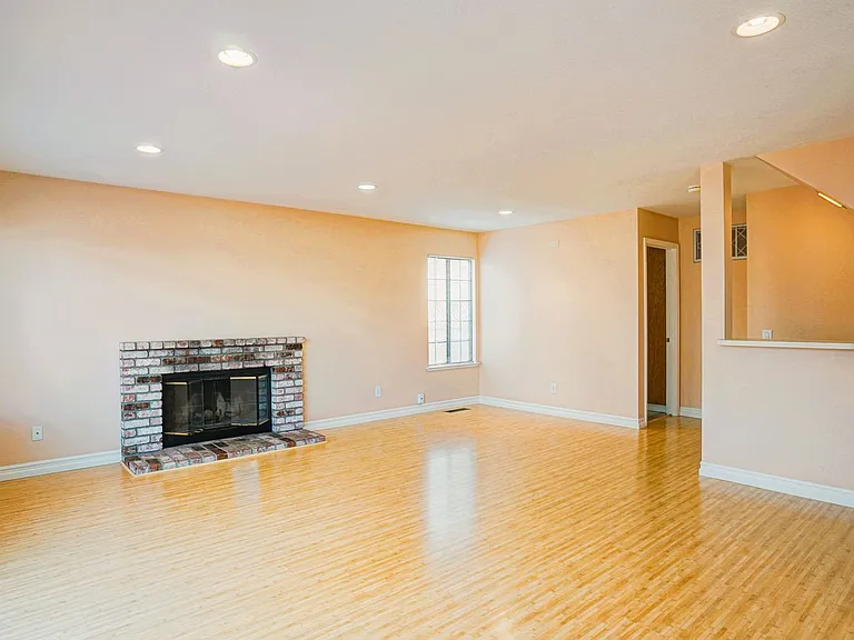 7202 Ruby Ct — Photo 9