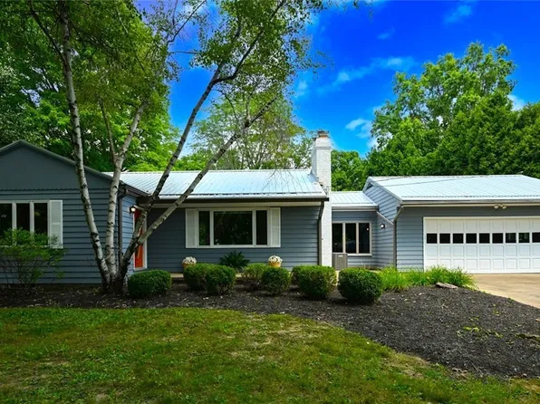 351 N Messner Rd, Akron, OH 44319