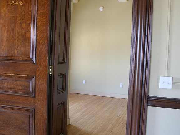 3rd image of 129 N 10th St #413