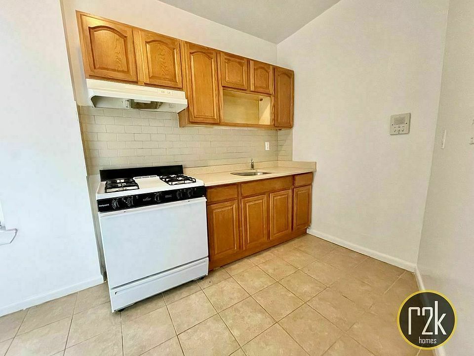 1st image of 30-11 Astoria Blvd #31A