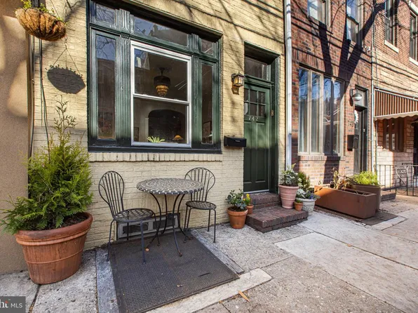 742 S 6th St, Philadelphia, PA 19147