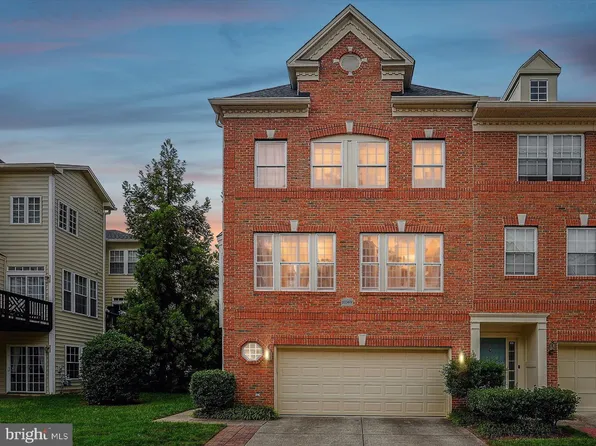 20369 Fallsway Ter, Sterling, VA 20165