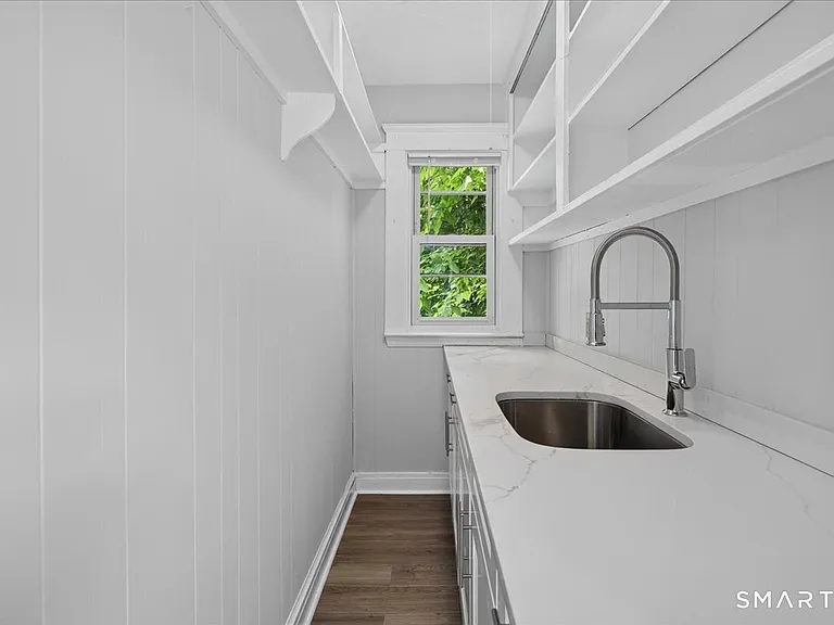 15 Plant St #1 — Photo 8