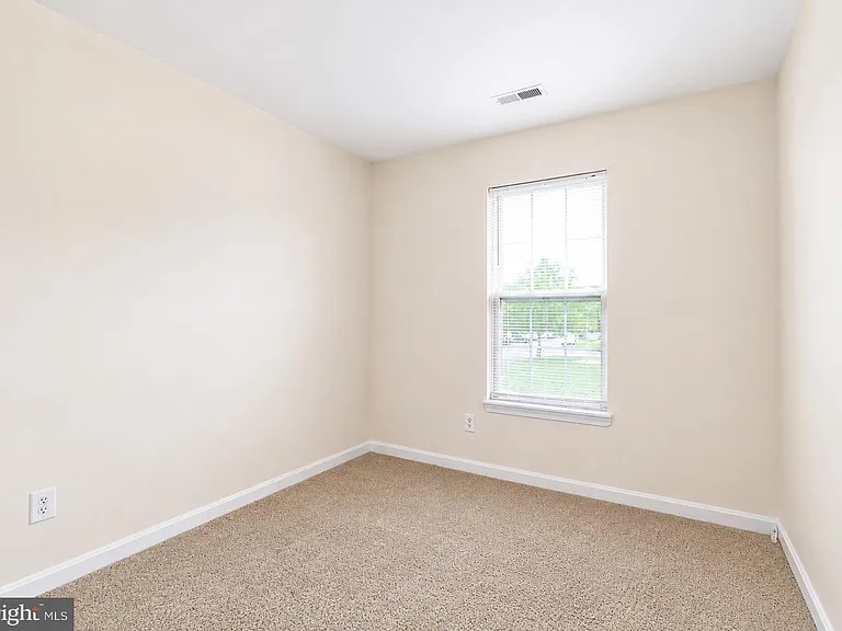 638 Villager Cir — Photo 23