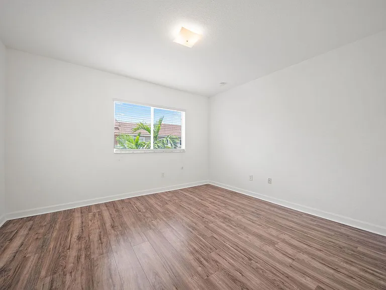 21459 SW 86th Pl — Photo 17