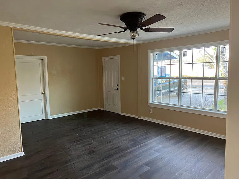 1509 Main St #HOUSE — Photo 4