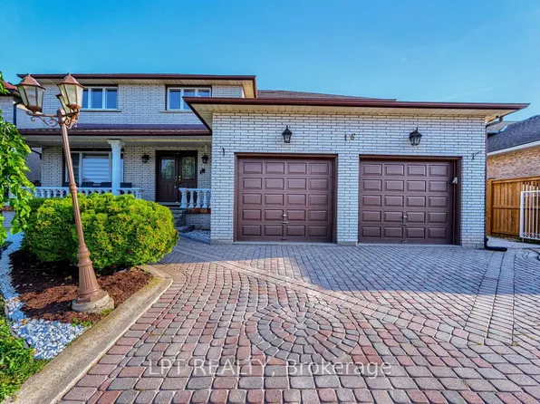 16 Vogue Ct, Hamilton, ON L8E 4T3