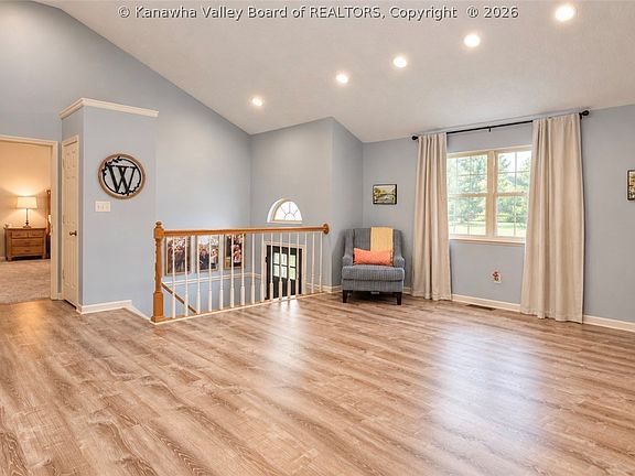 5th image of 106 Woodline Dr