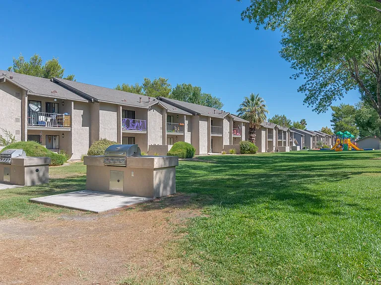 Sunset Ridge Apartments — Photo 10