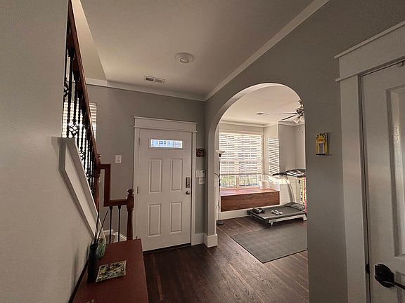 3rd image of 3613 Sugar Tree Pl