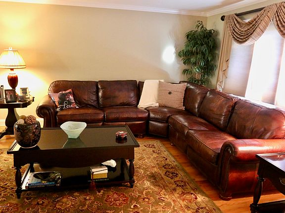 4th image of 163 Tanglewood Dr
