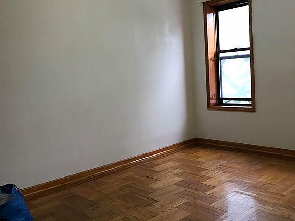 5th image of 172 Bay 28th St #C31