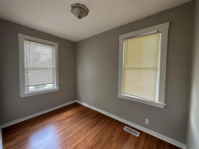 8914 Ramona Ave — Photo 5